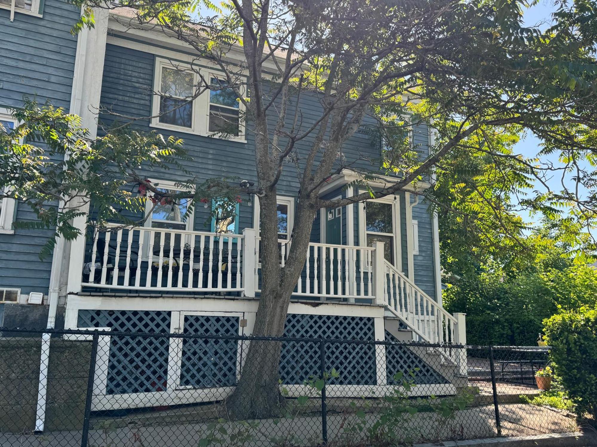 Beautiful Townhouse, 2 Bedrooms, 2 Bath Boston