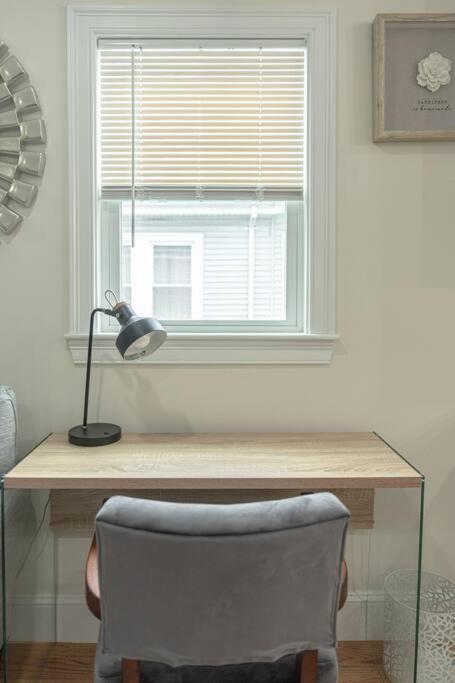 80-2 Newly Renovated, Luxury In Apartment *