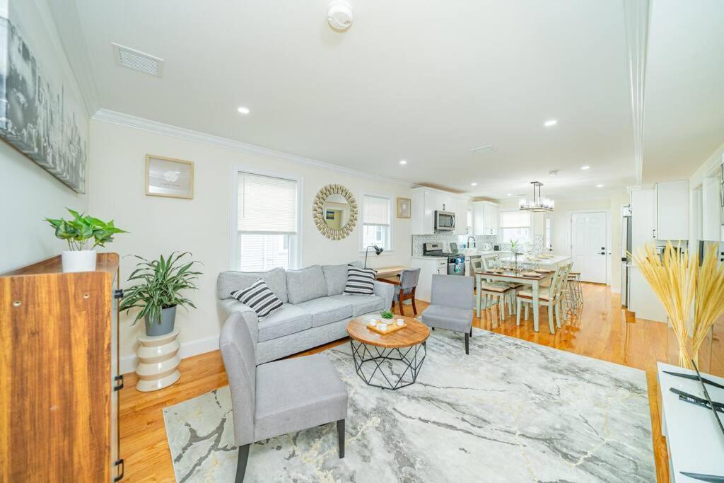 80-2 Newly Renovated, Luxury In Apartment Boston