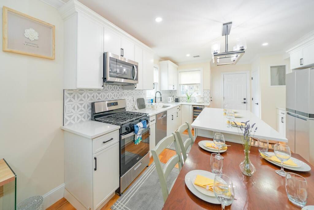 Apartment 80-2 Newly Renovated, Luxury In Boston