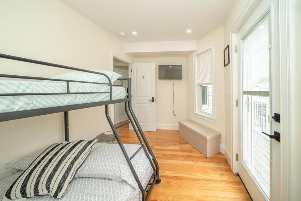 80-2 Newly Renovated, Luxury In * Boston