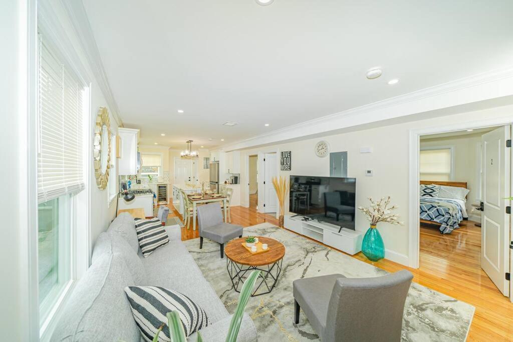 80-2 Newly Renovated, Luxury In Boston