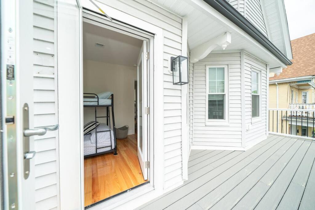 80-2 Newly Renovated, Luxury In * Boston