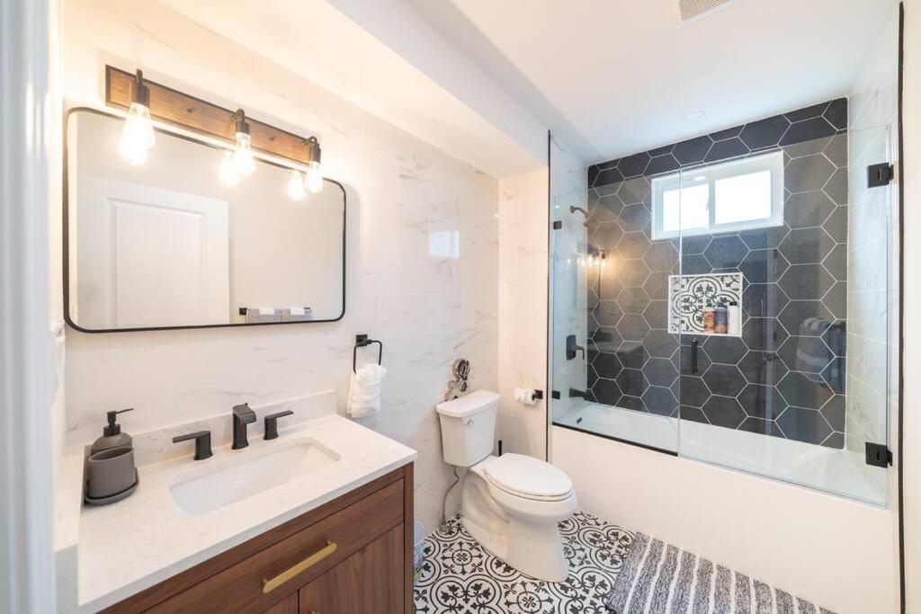 80-2 Newly Renovated, Luxury In