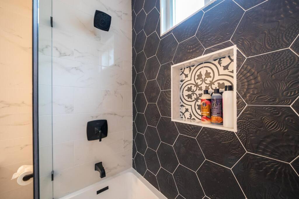 Apartment 80-2 Newly Renovated, Luxury In
