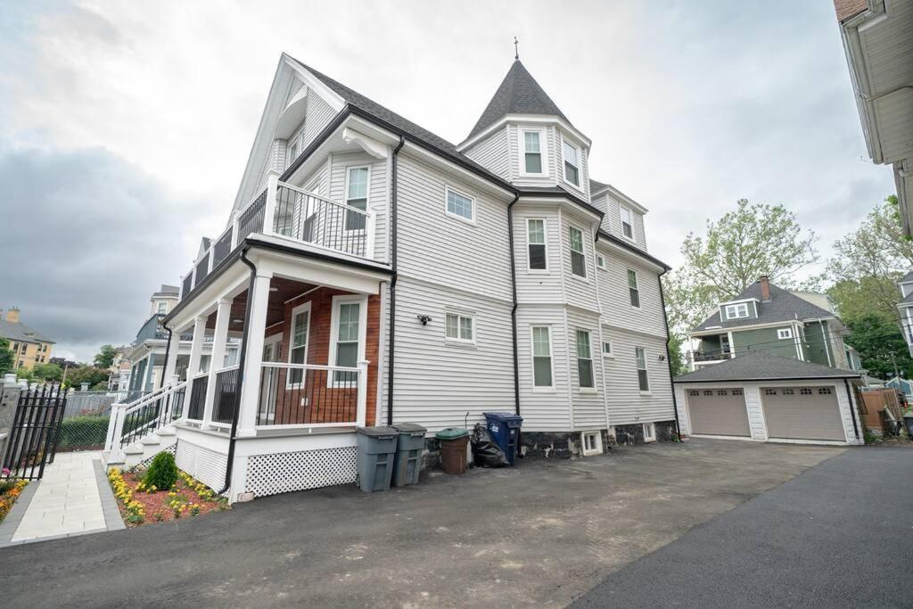 Apartment 80-2 Newly Renovated, Luxury In
