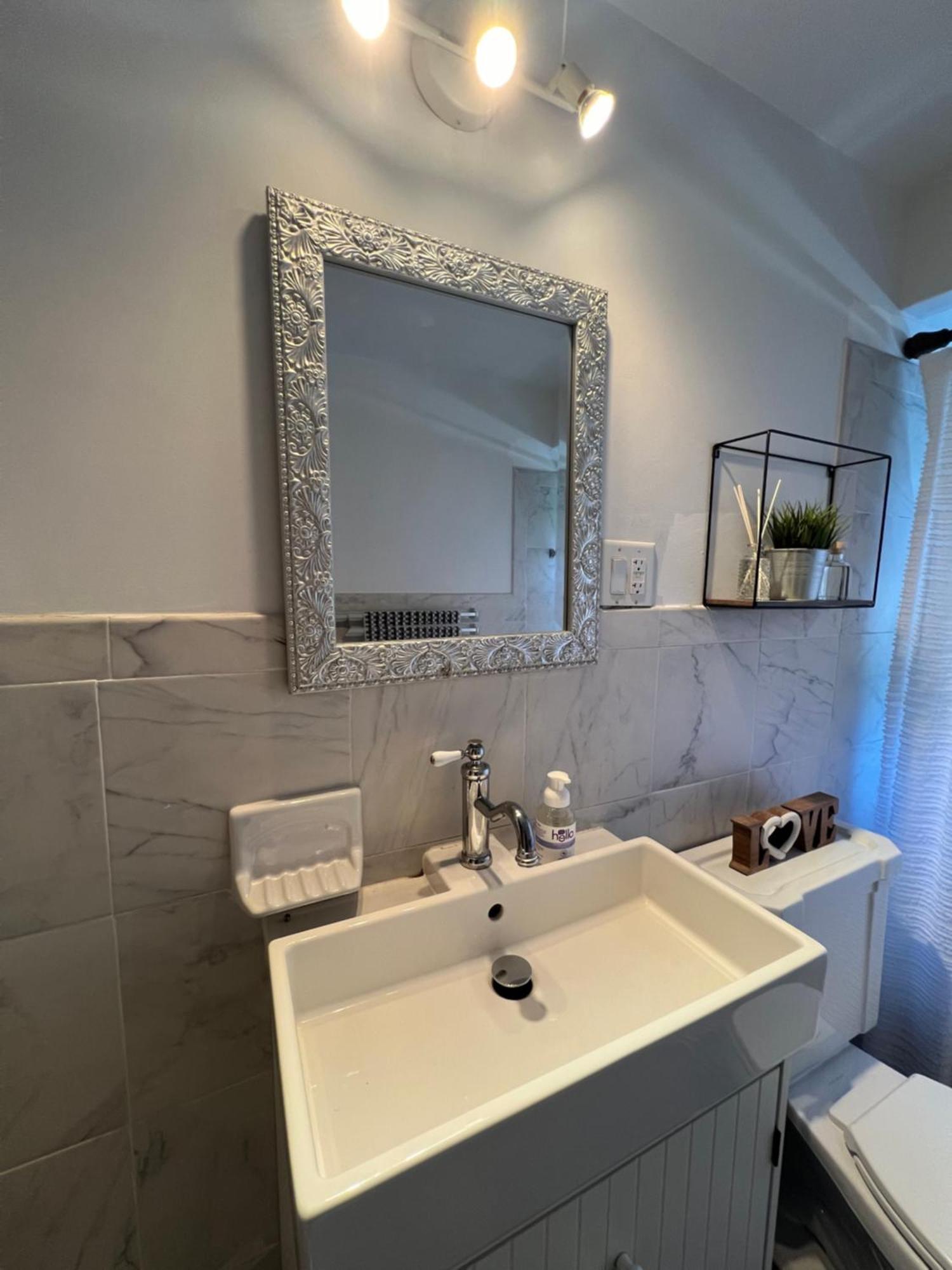 Peaceful 1br Easy Commute, Urban Suburban Mix Feel In Homestay *