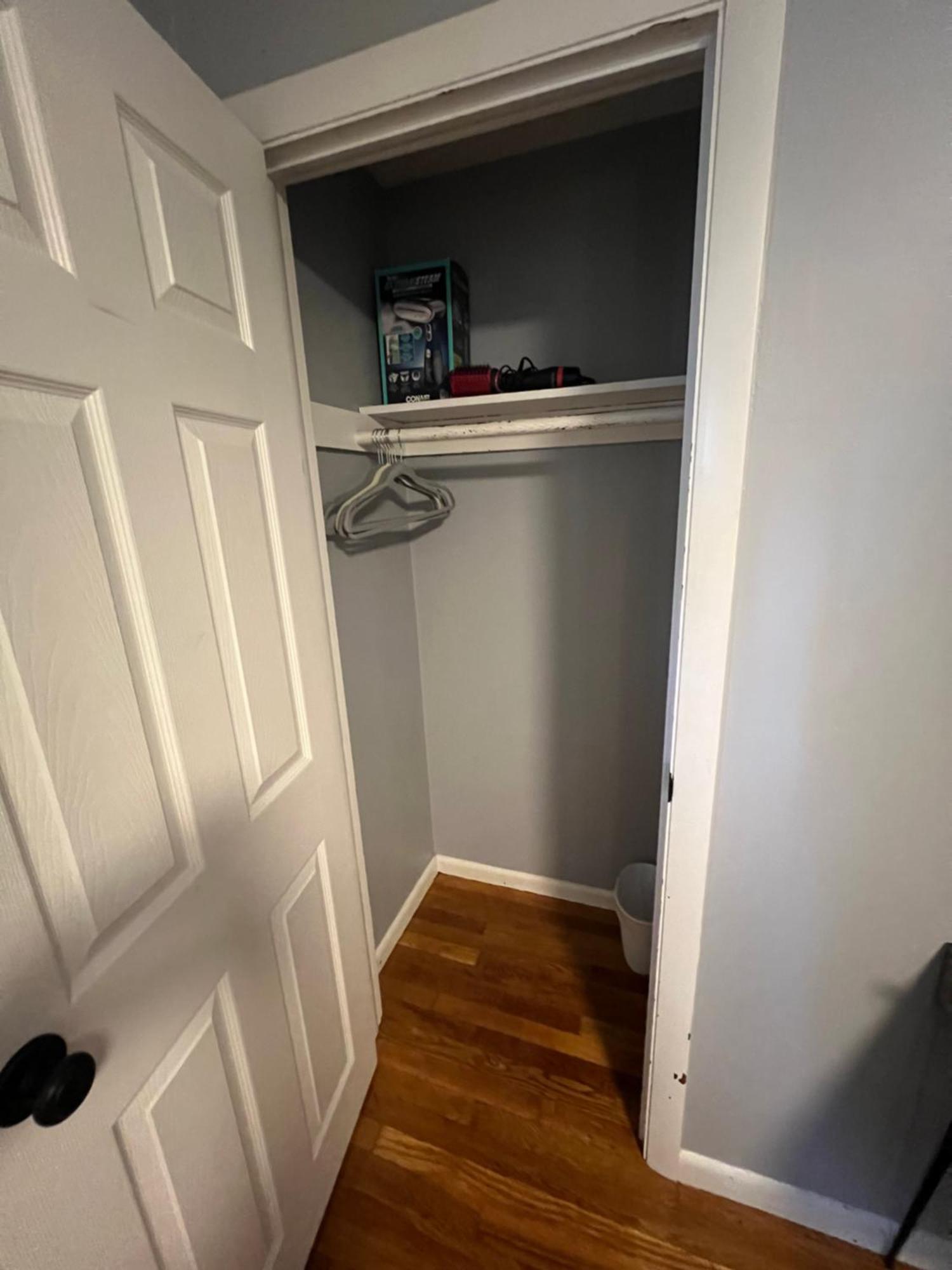Homestay Peaceful 1br Easy Commute, Urban Suburban Mix Feel In