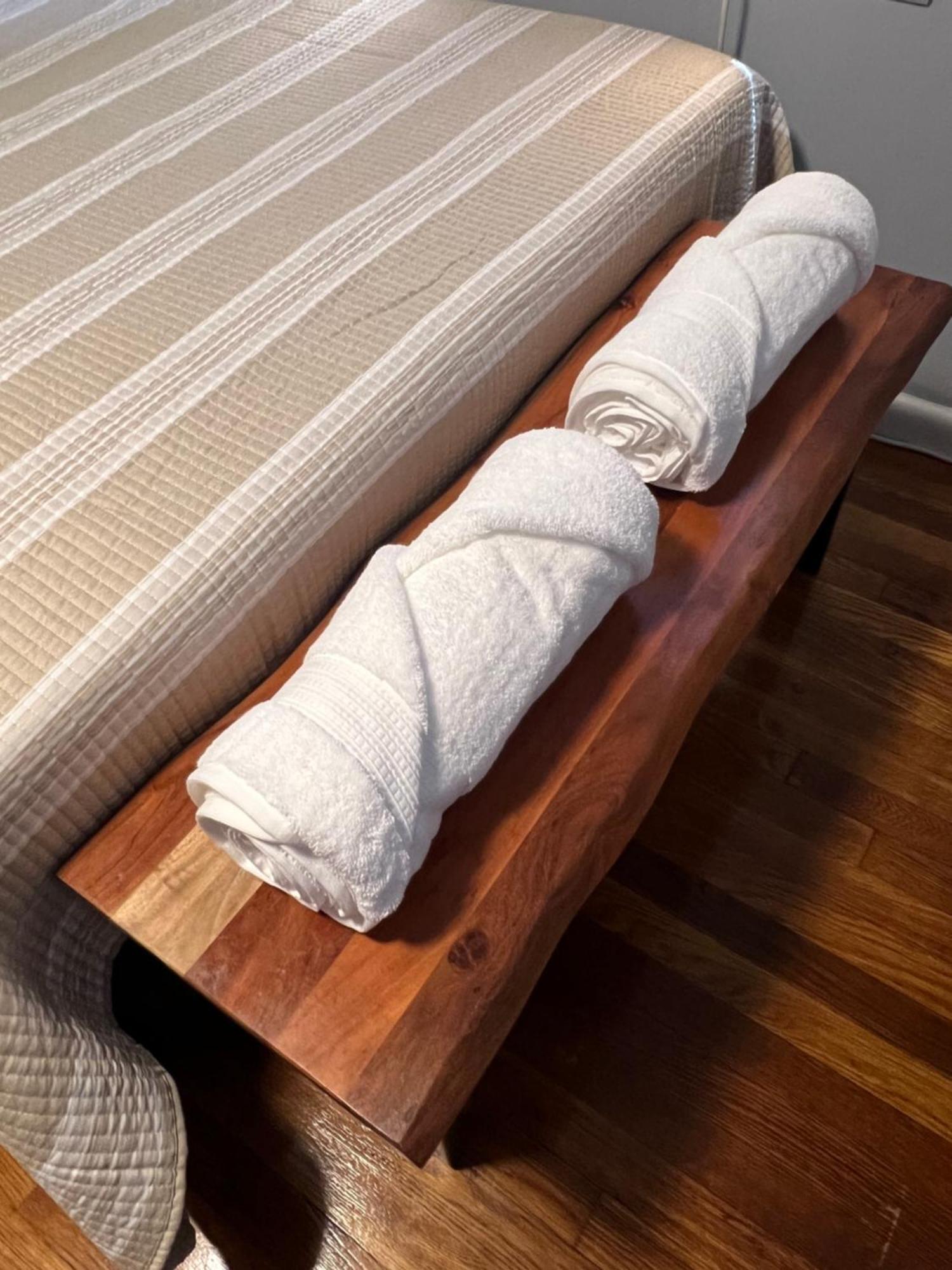 Peaceful 1br Easy Commute, Urban Suburban Mix Feel In