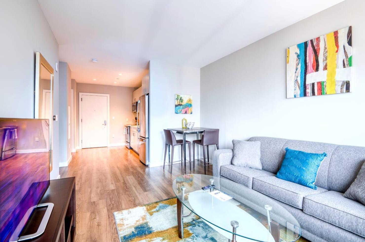 Modern With Water Views - Via-1816 *