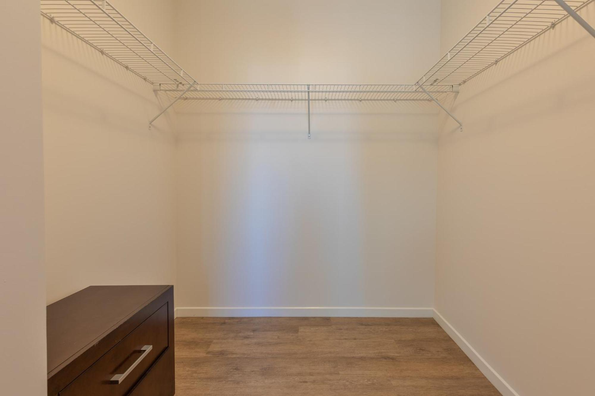 Luxury With Kitchen - Alx-906 Boston