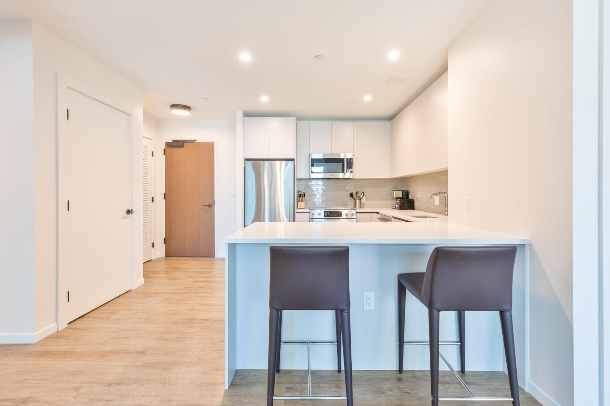 Luxury With Kitchen - Alx-906 Boston