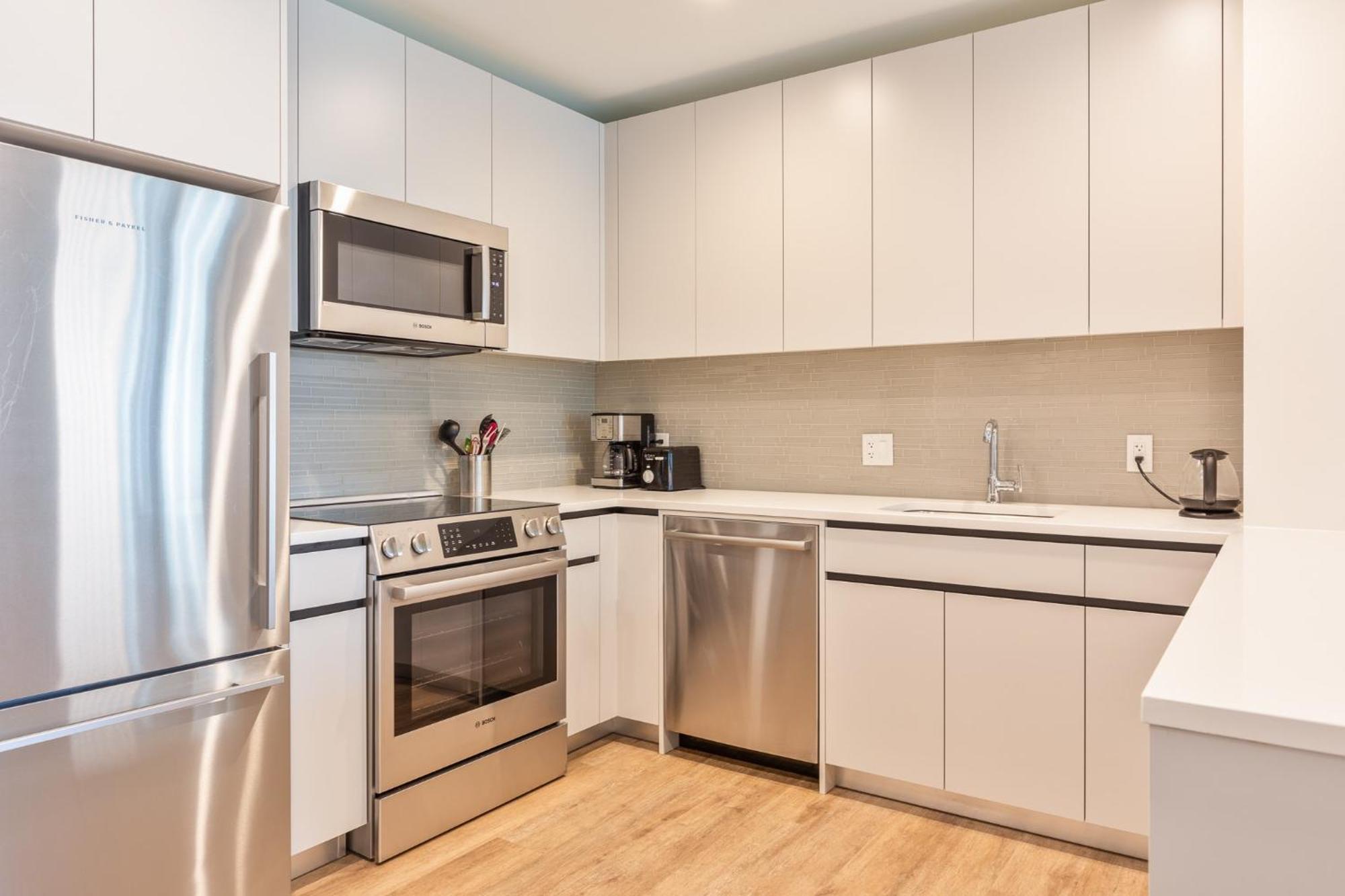 Luxury With Kitchen - Alx-906 * Boston