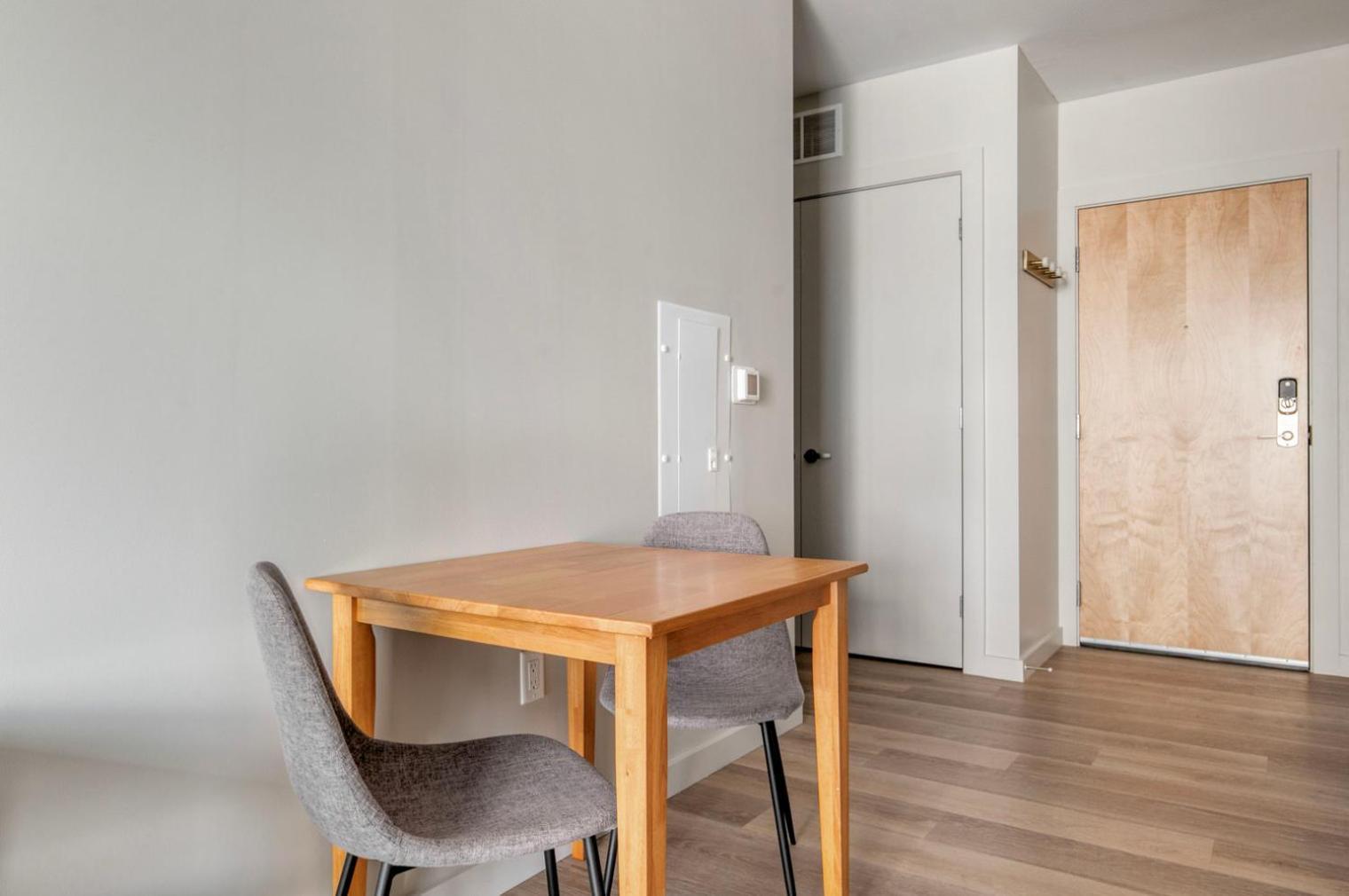 Burlington Jr 1br W Gym Wd Nr Dining Shops Bos-980 Apartment