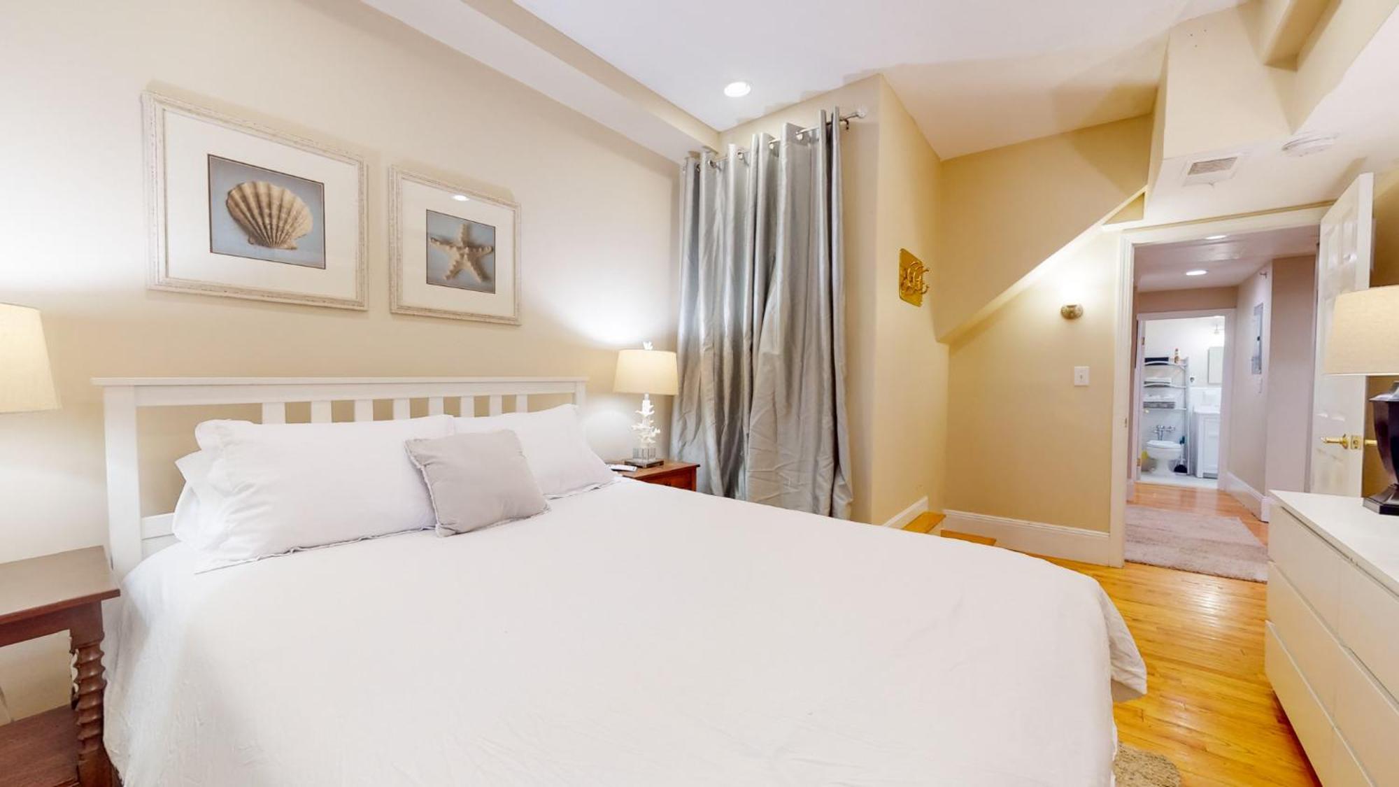 Newly Renovated 2-bed, Back Bay Near Mgh, Bu, Mit * Boston