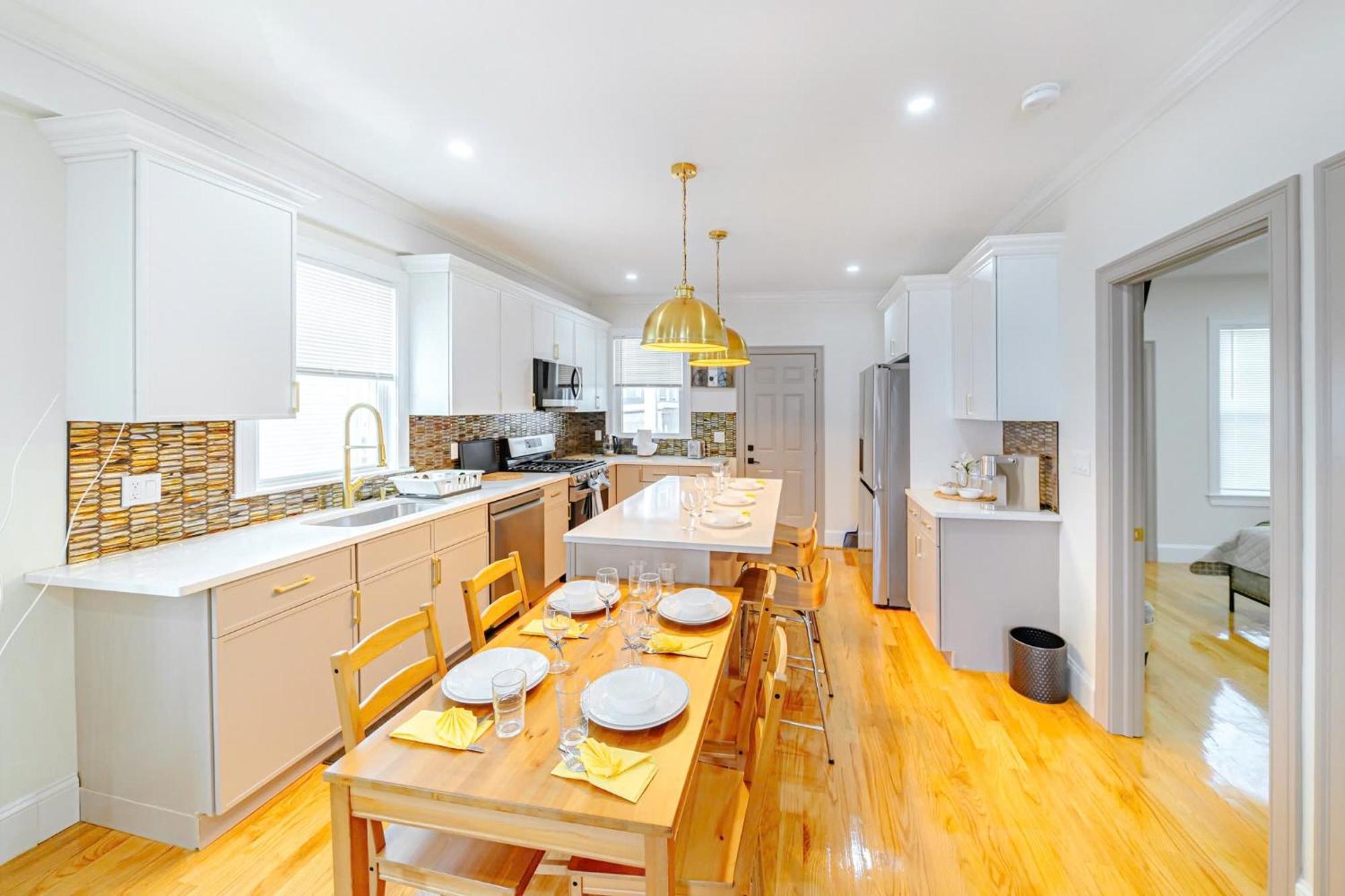 Apartment 82 Newly Renovated, Luxury In
