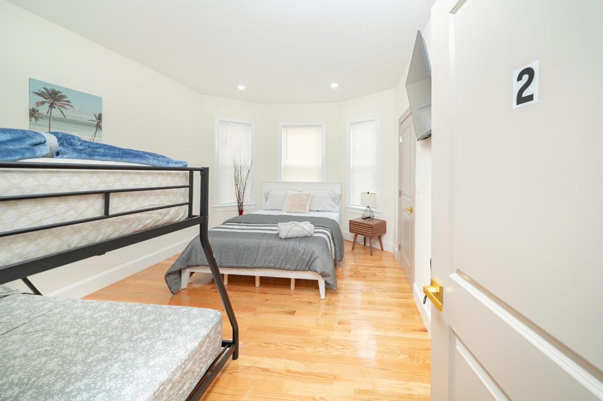 Apartment 82 Newly Renovated, Luxury In Boston