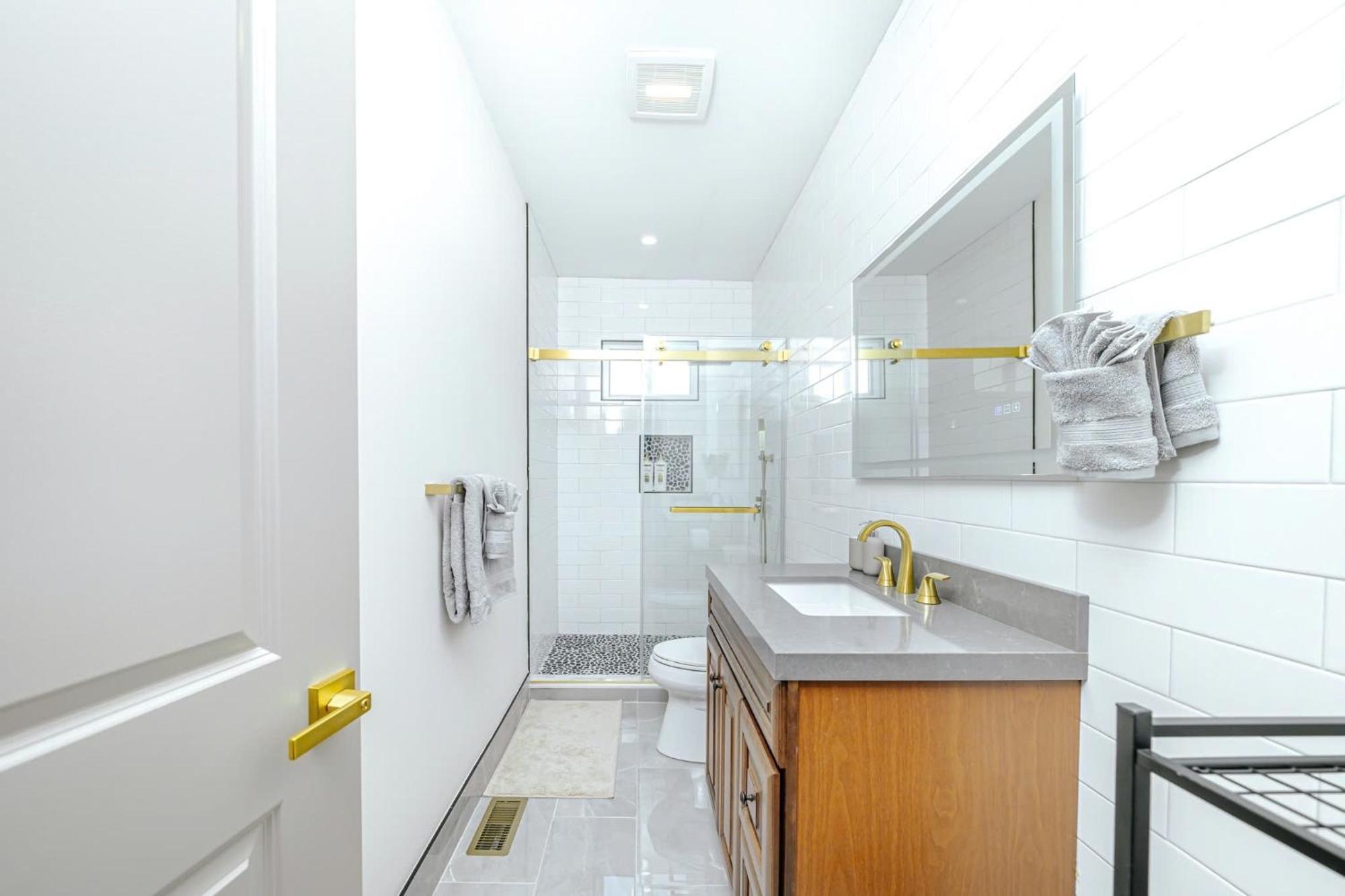 82 Newly Renovated, Luxury In Boston