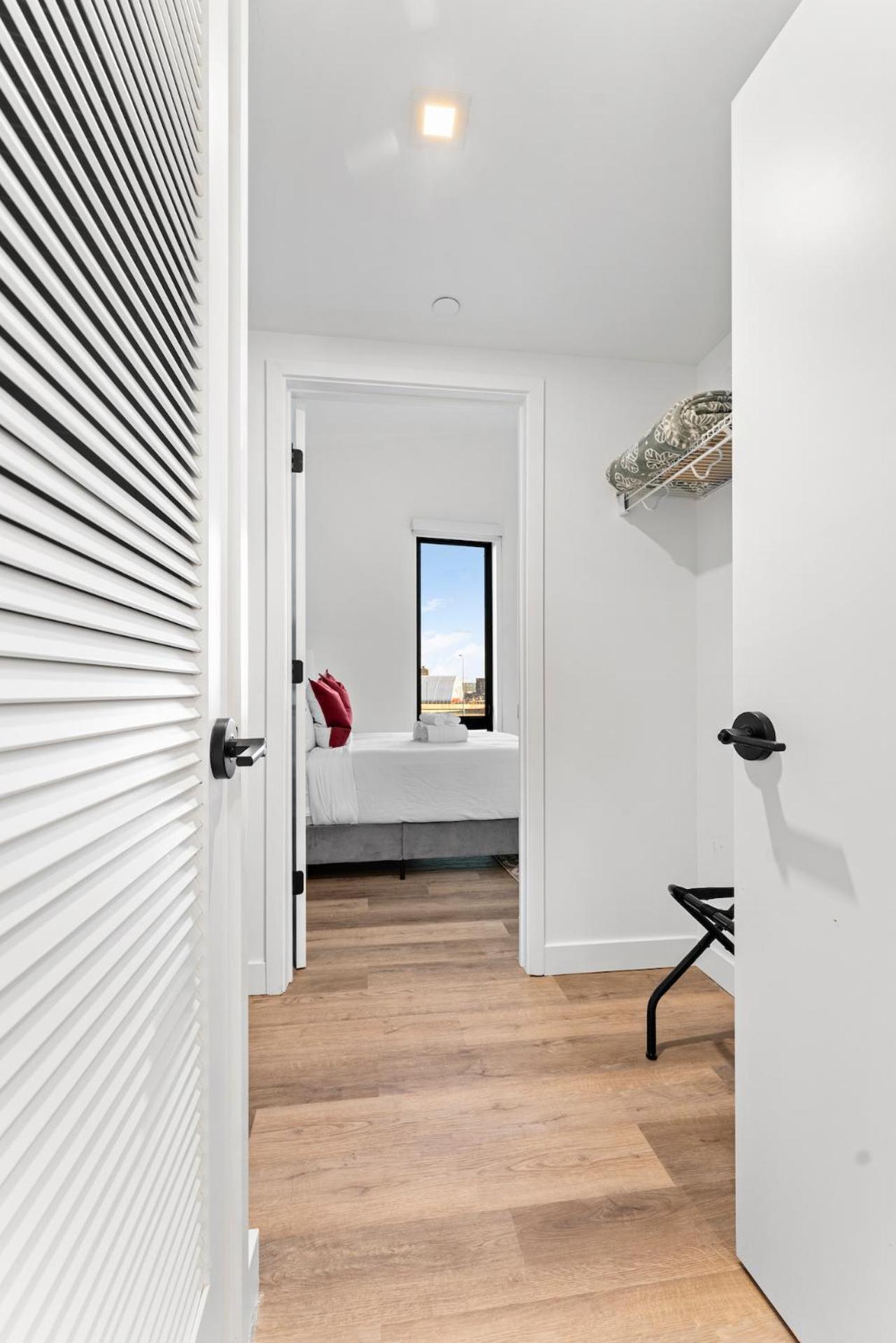 Luxury Furnished Near Logan Airport Apartment Boston