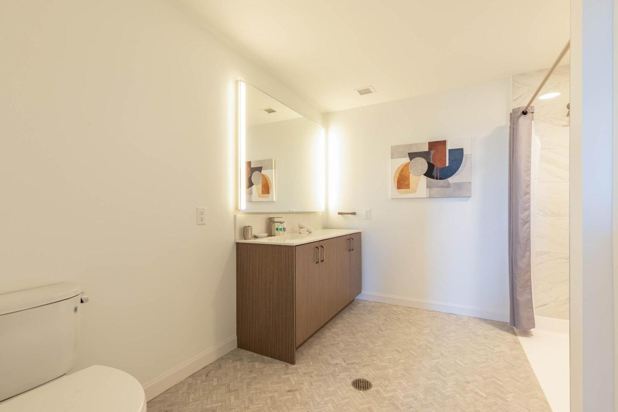 Gorgeous With Kitchen-idl-451