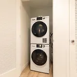 Gorgeous Apt With Kitchen-Idl-547