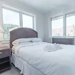 Bright 2Br In South End By Sonder