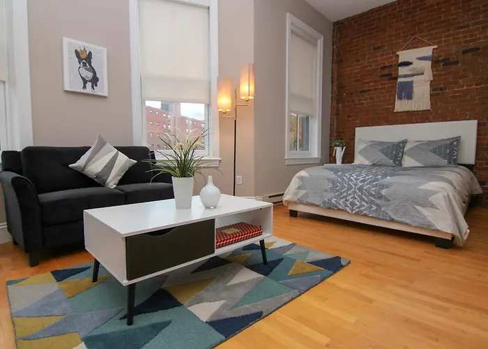 Charming Studio In Boston Brownstone, C.Ave#5