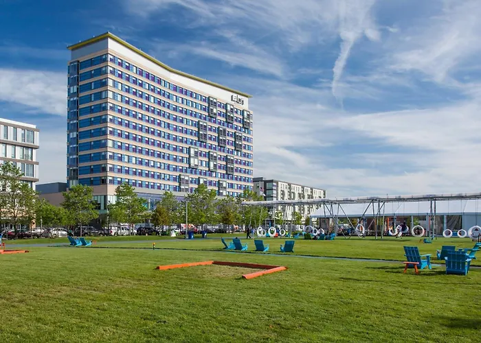 Aloft Boston Seaport District