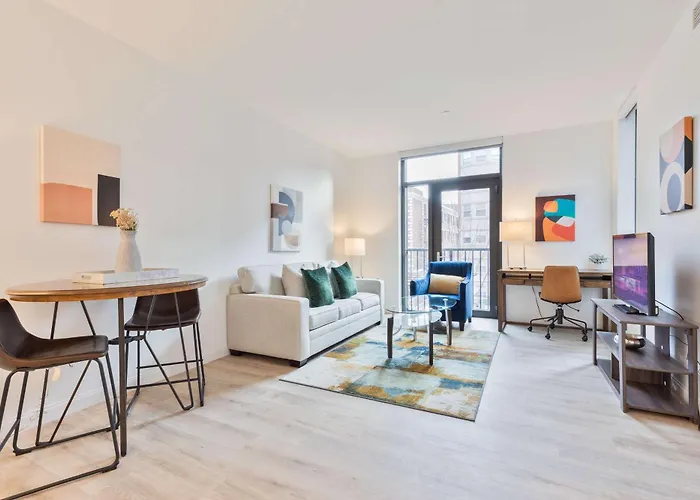 Gorgeous Apt With Kitchen-Idl-547