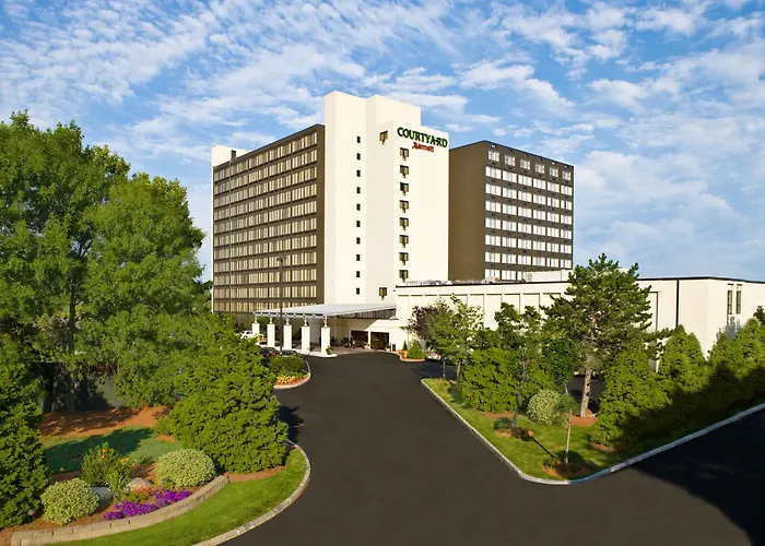 Courtyard By Marriott Boston Logan Airport