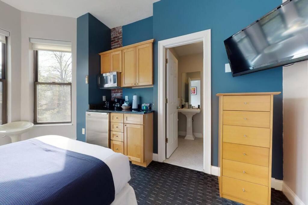 Centrally Located In The Southend, #25 Boston