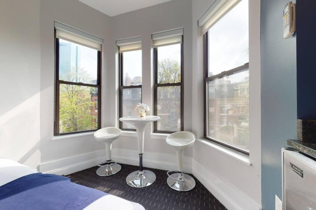 Centrally Located In The Southend, #25 Aparthotel *