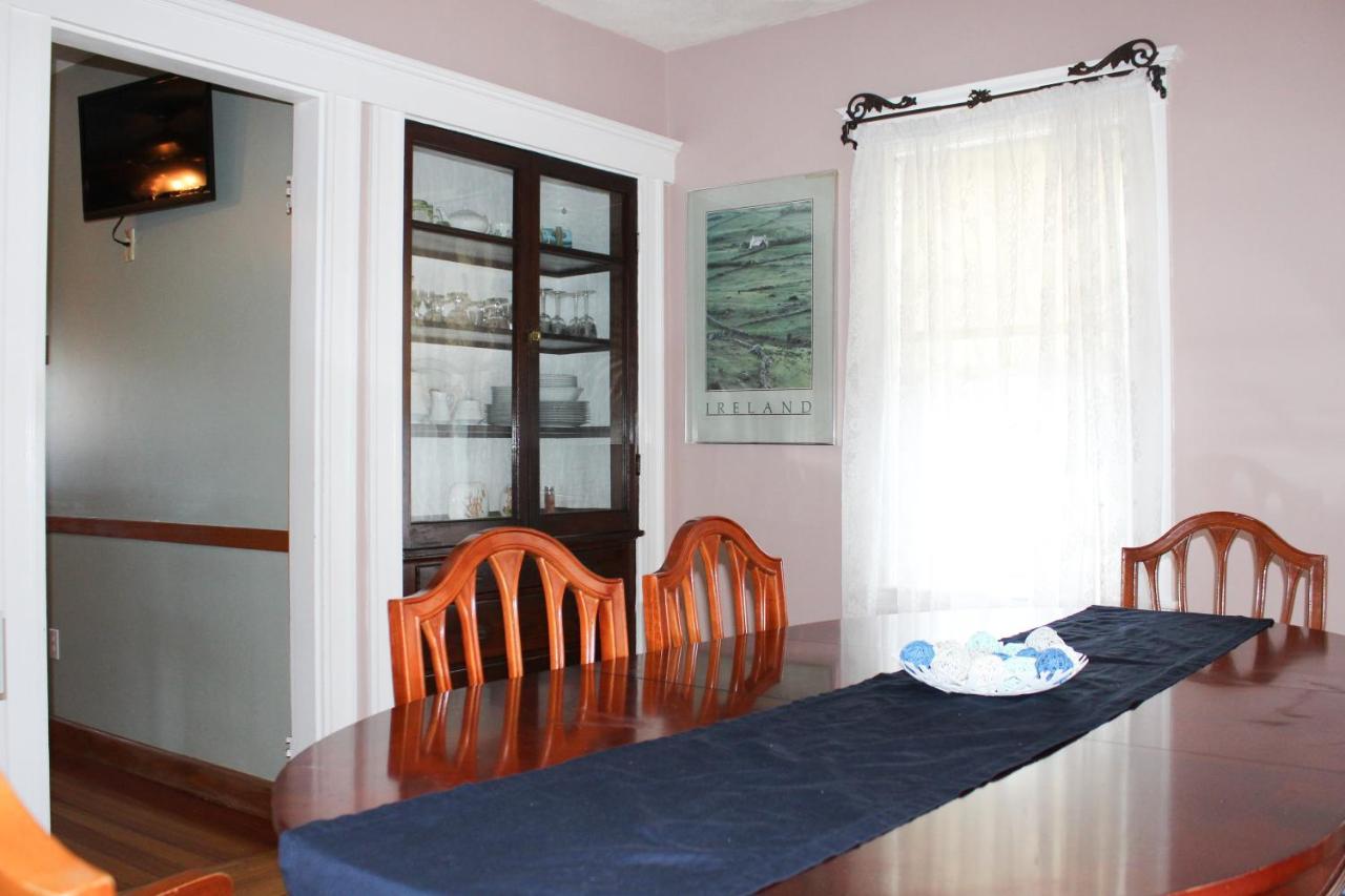 The Naughton Guest House-close To Casa de férias Boston