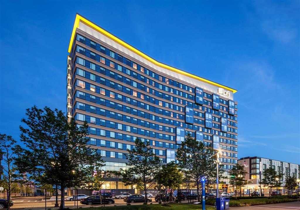 Aloft Seaport District 4*