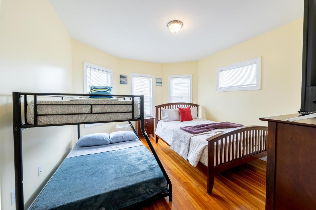 90 New! Modern Views -sleek Living Boston