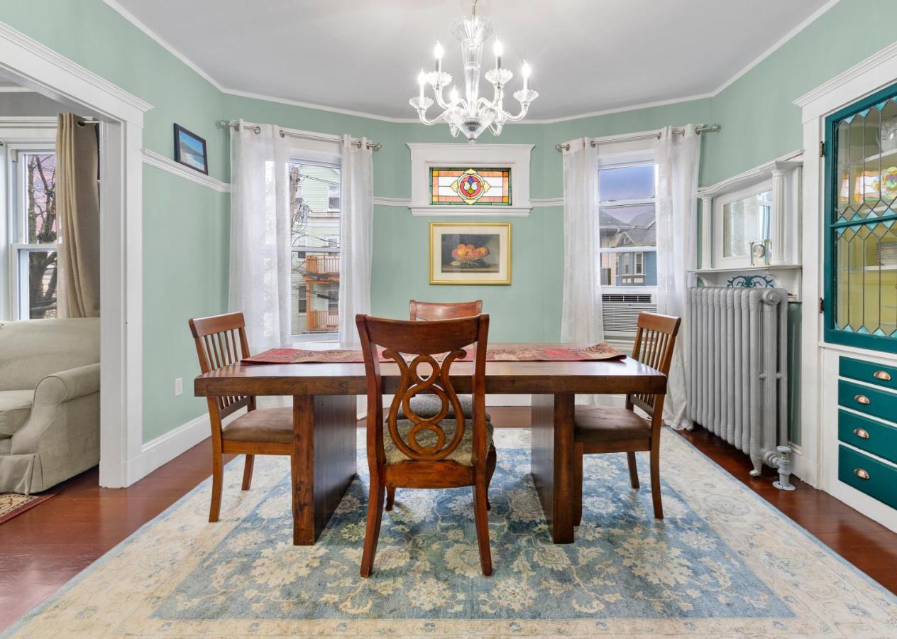 Apartment Bright & Spacious Apartment, Mins From Downtown Boston, Parking Boston