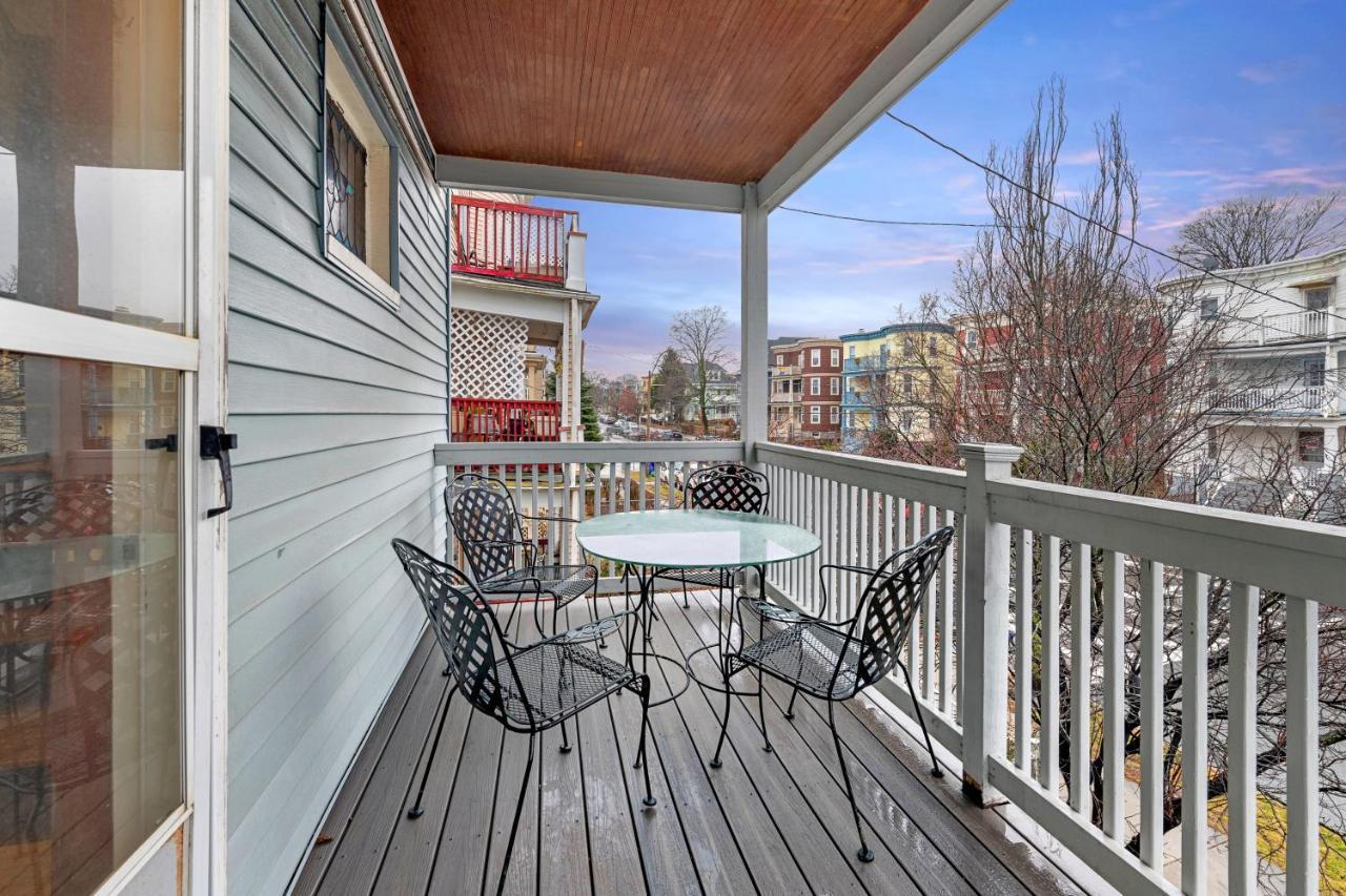 Apartment Bright & Spacious Apartment, Mins From Downtown Boston, Parking *