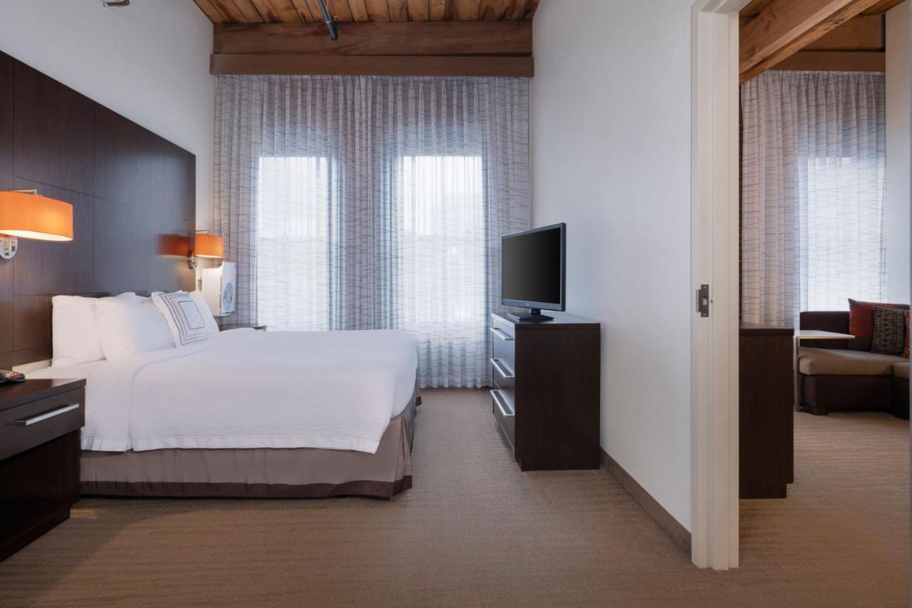 Hotel By Marriott Downtown Seaport 3*