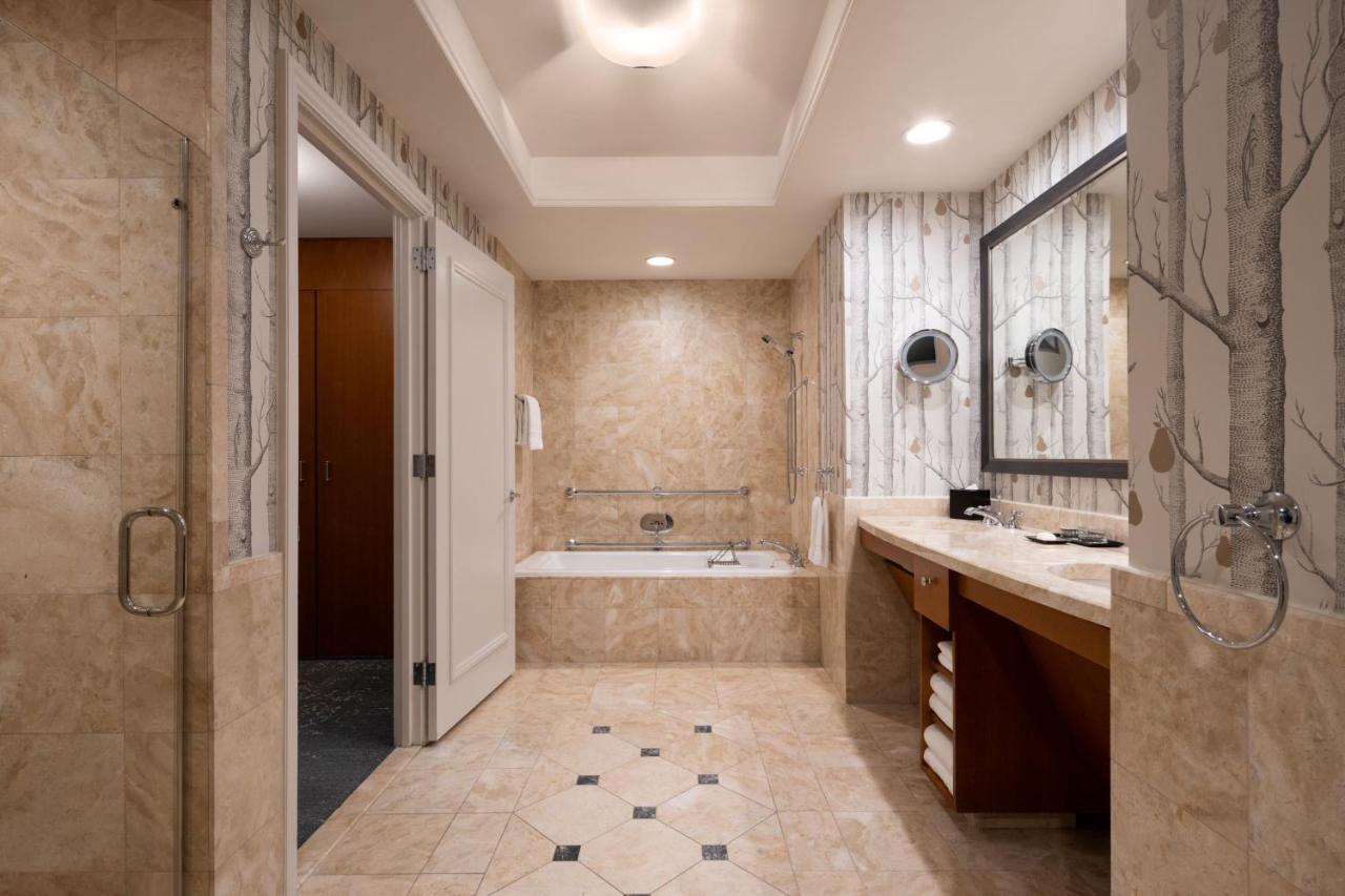 The Ritz-carlton, Hotel 5*