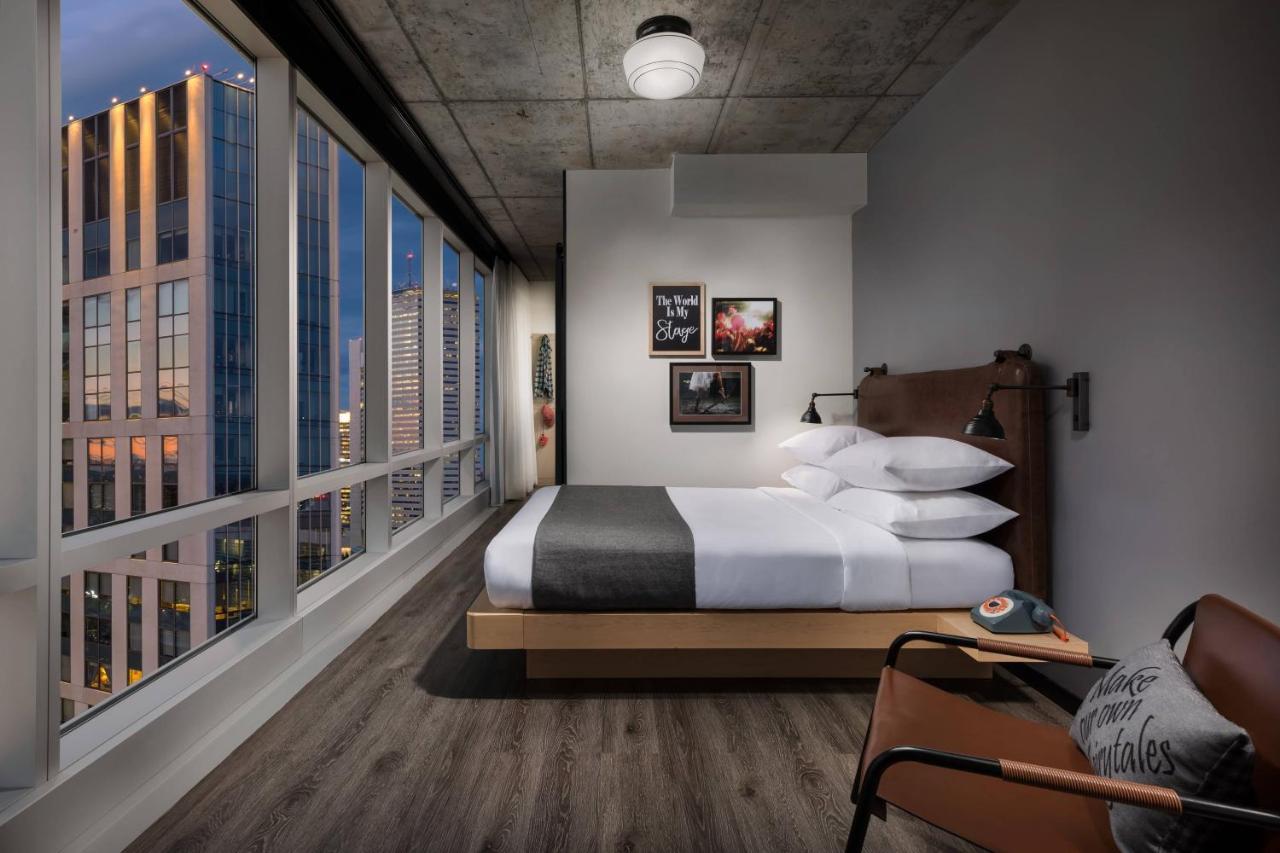 Moxy Downtown