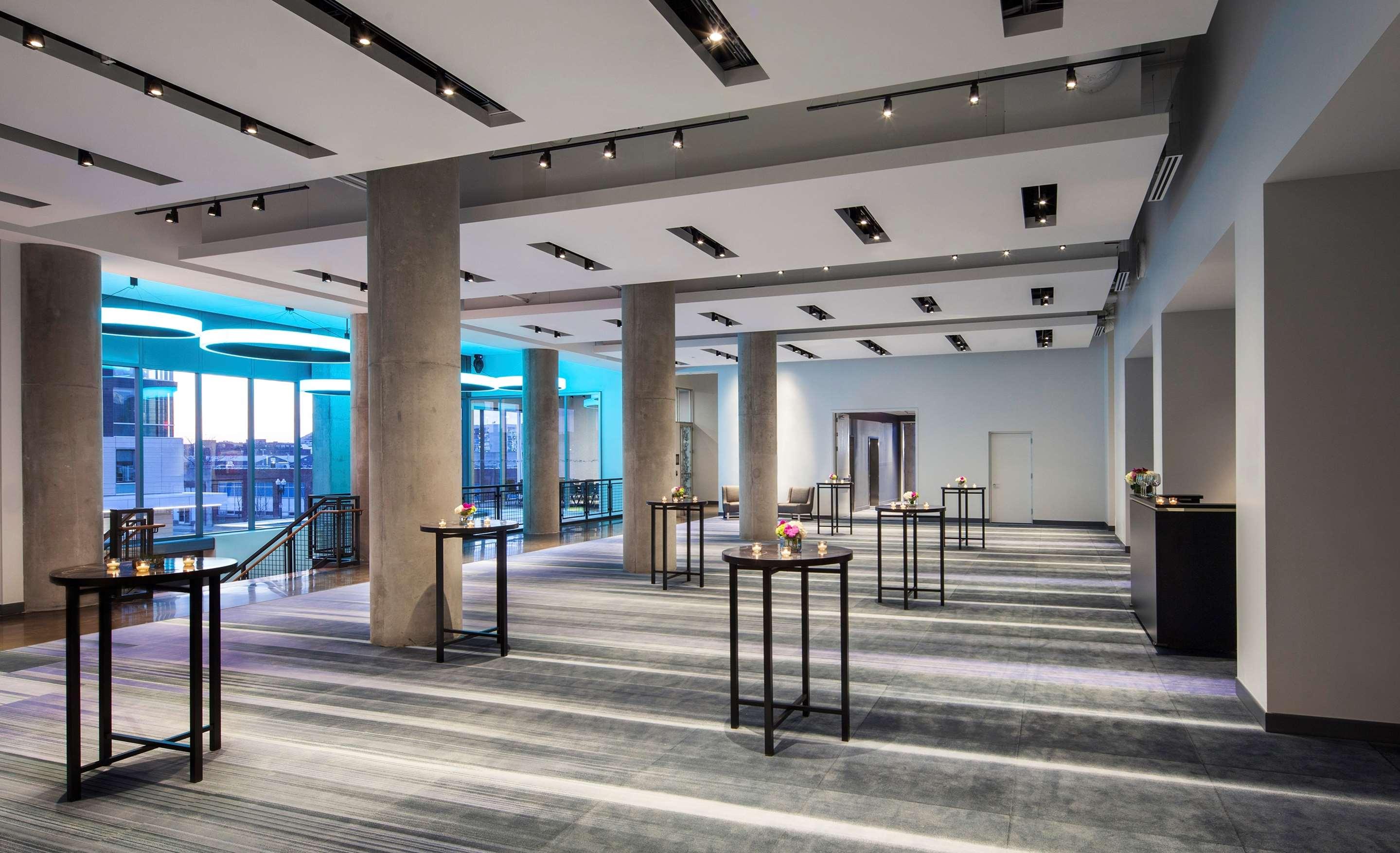 Hotel Aloft Seaport District Boston