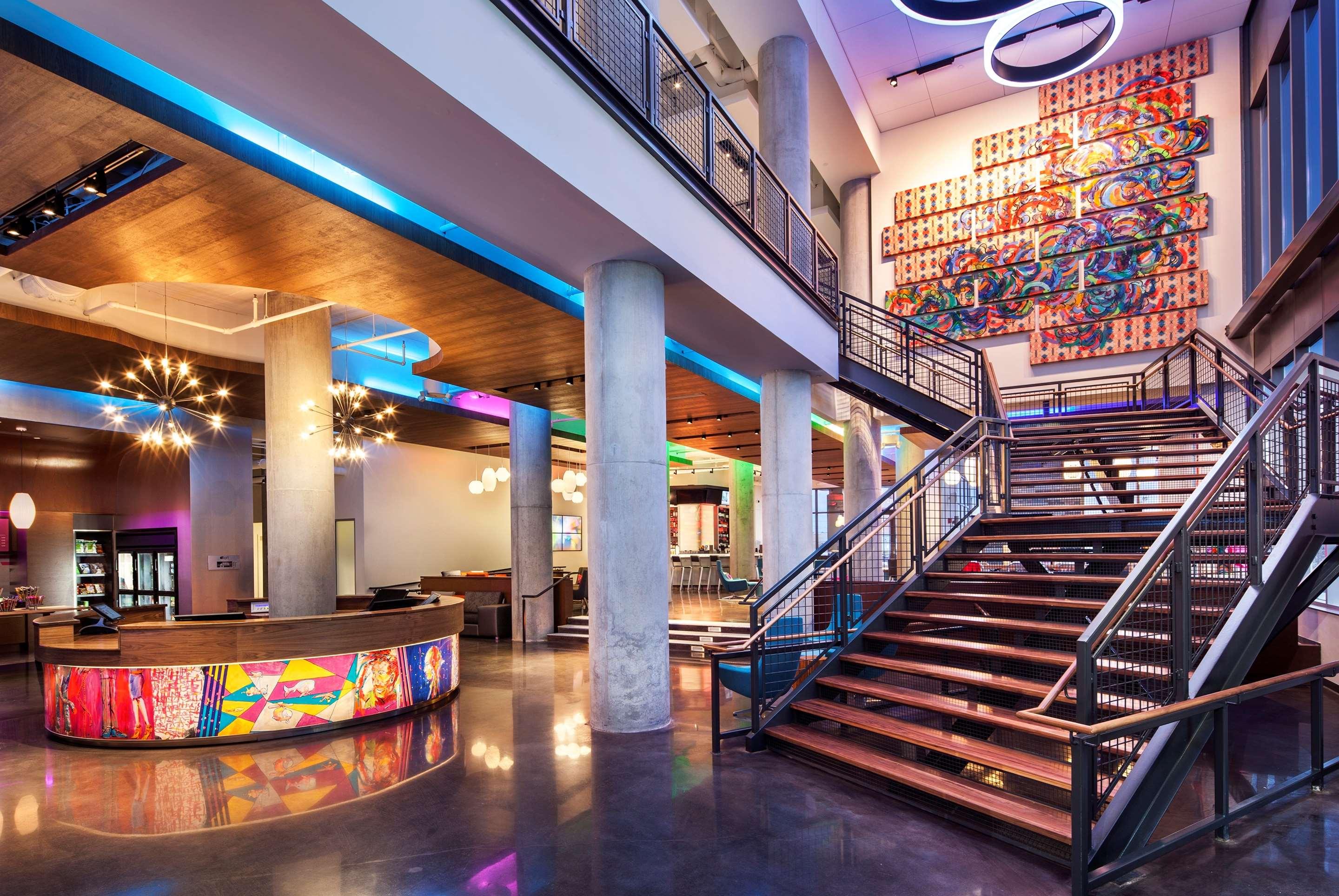 Aloft Seaport District 4*