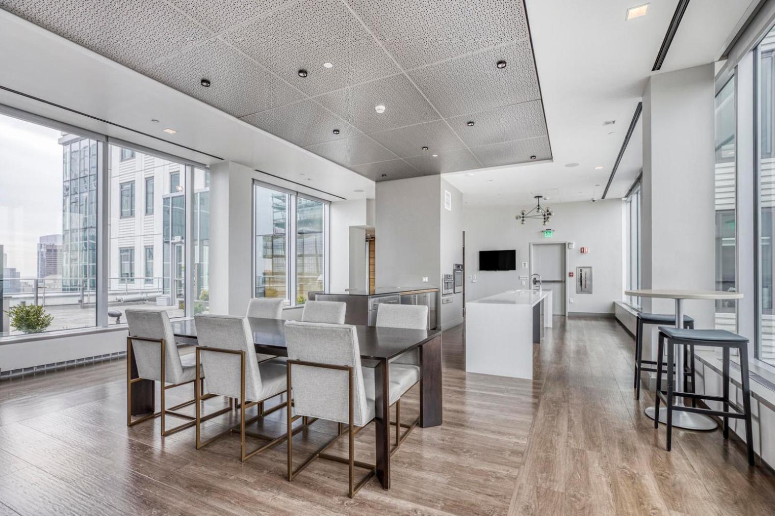 N Station Studio W Wd Gym Nr Td Garden Bos-682 *