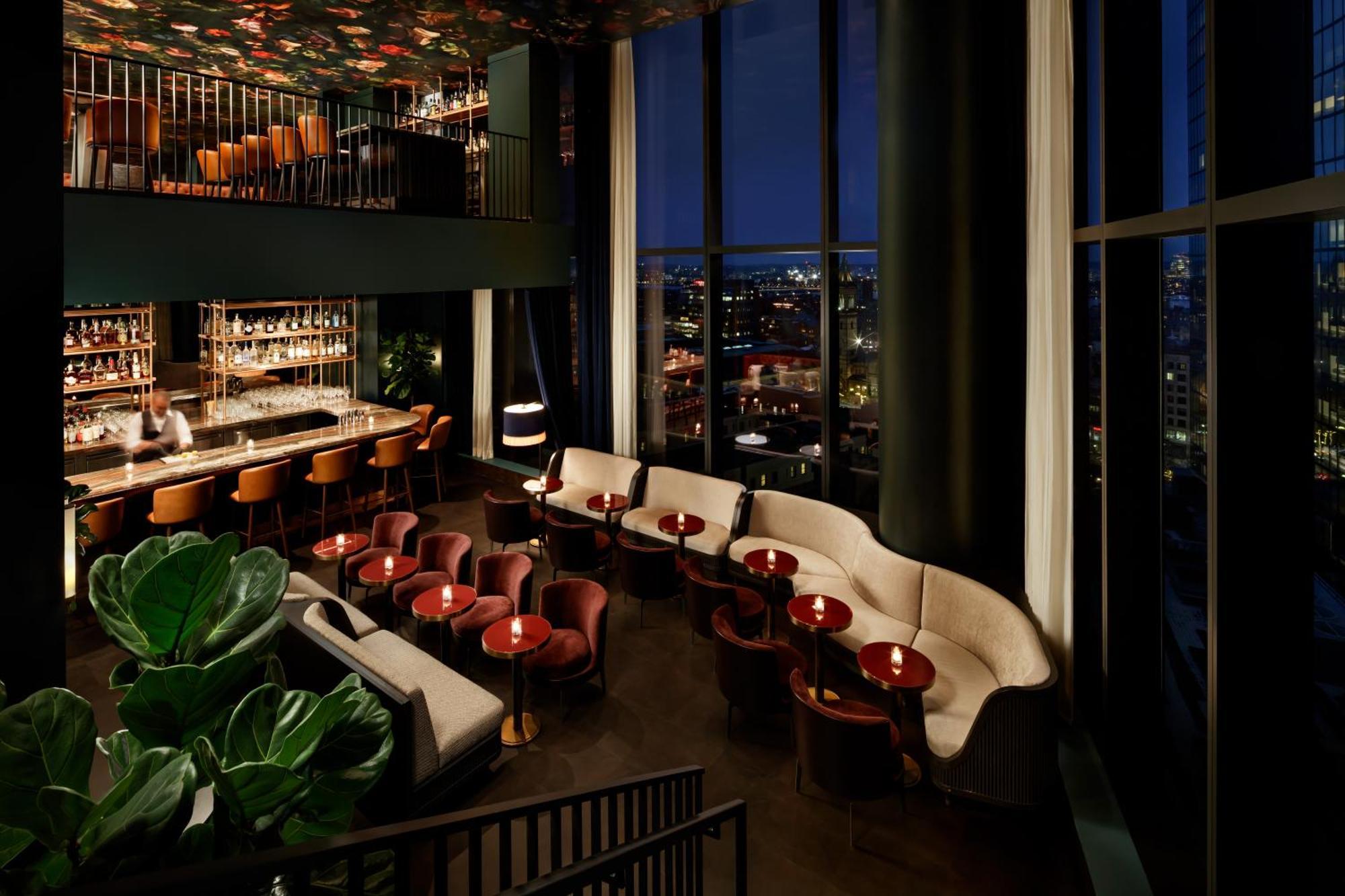 Raffles 5* Boston