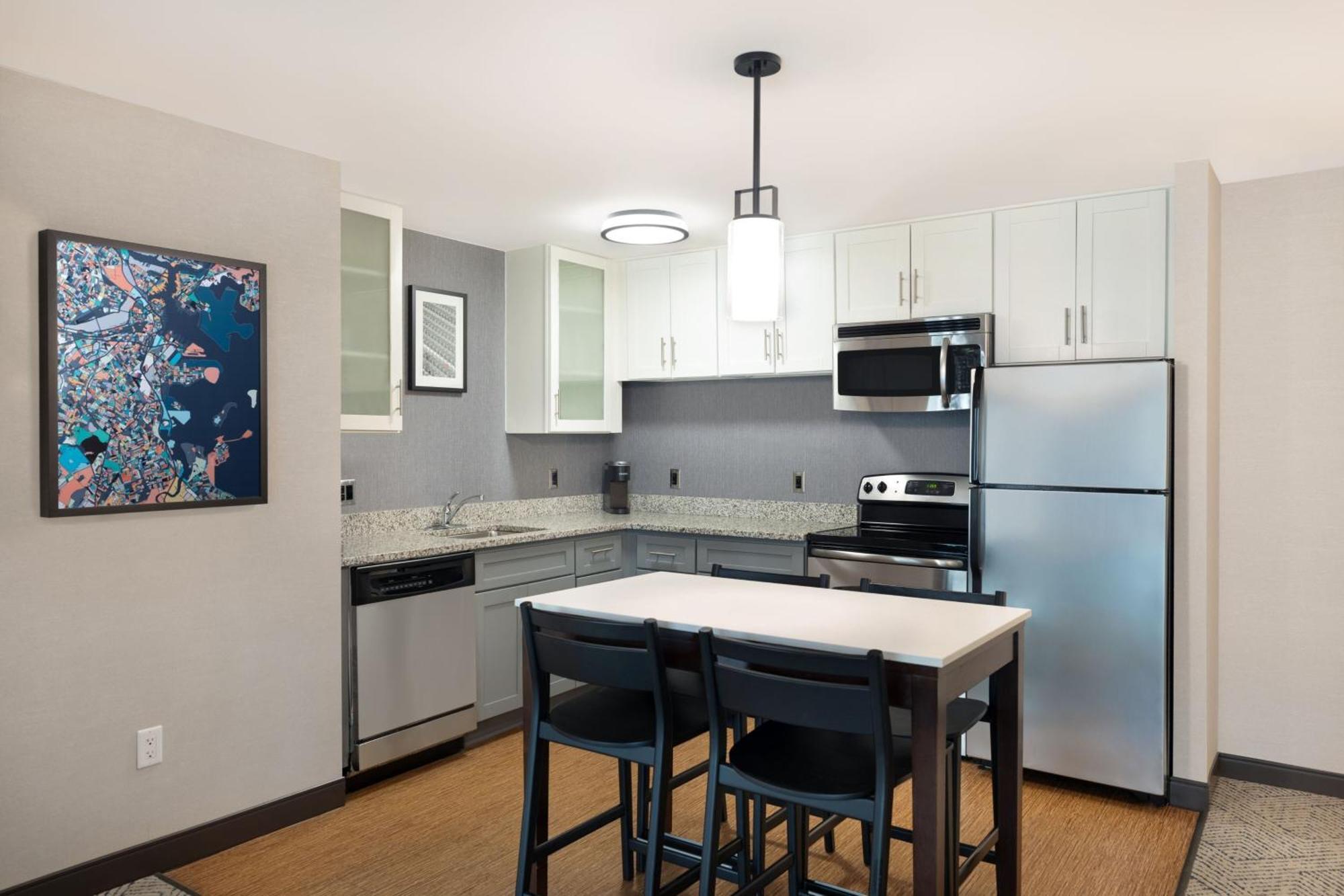 Hotel By Marriott Back Bay/fenway