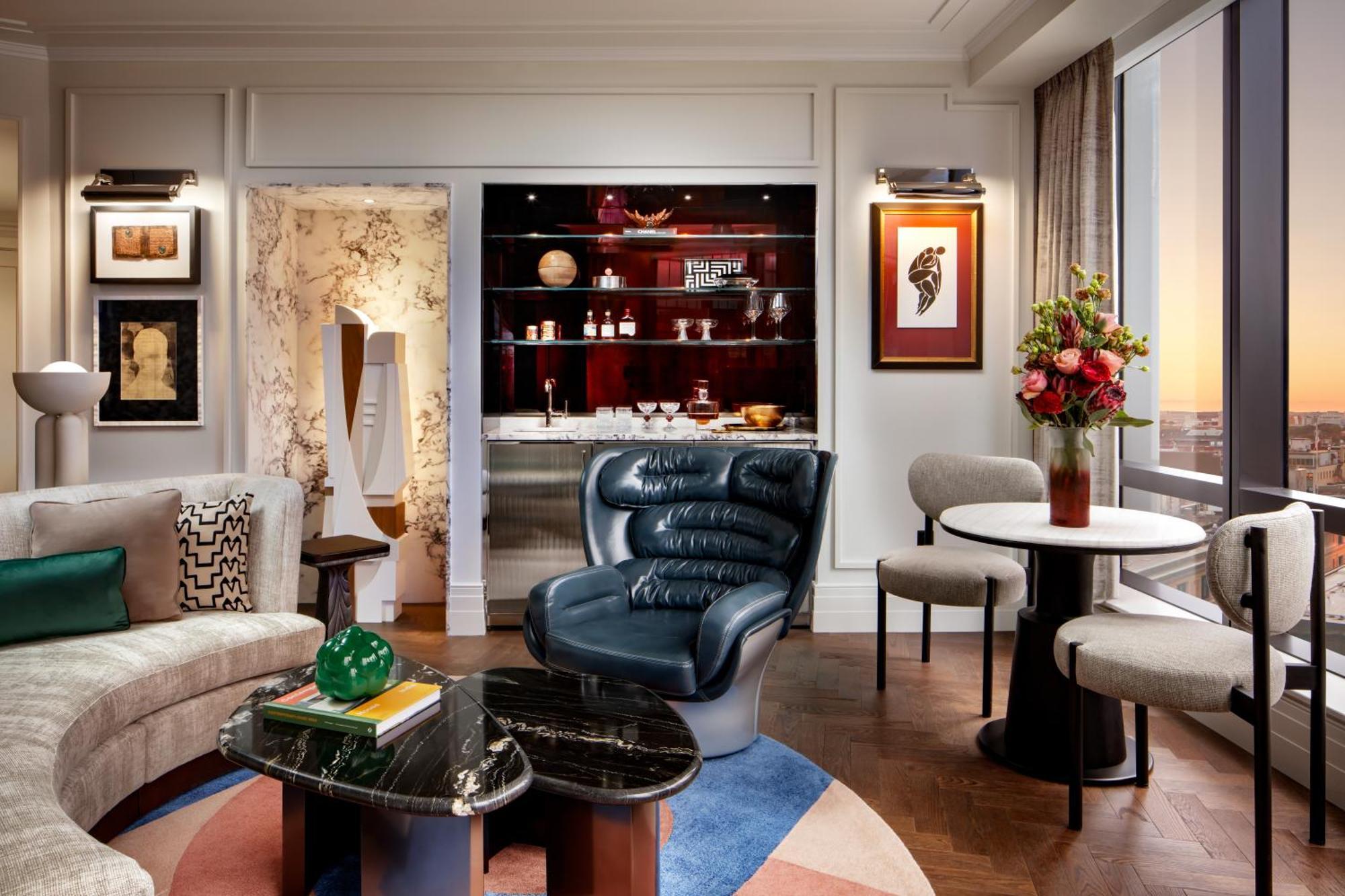 Raffles 5* Boston