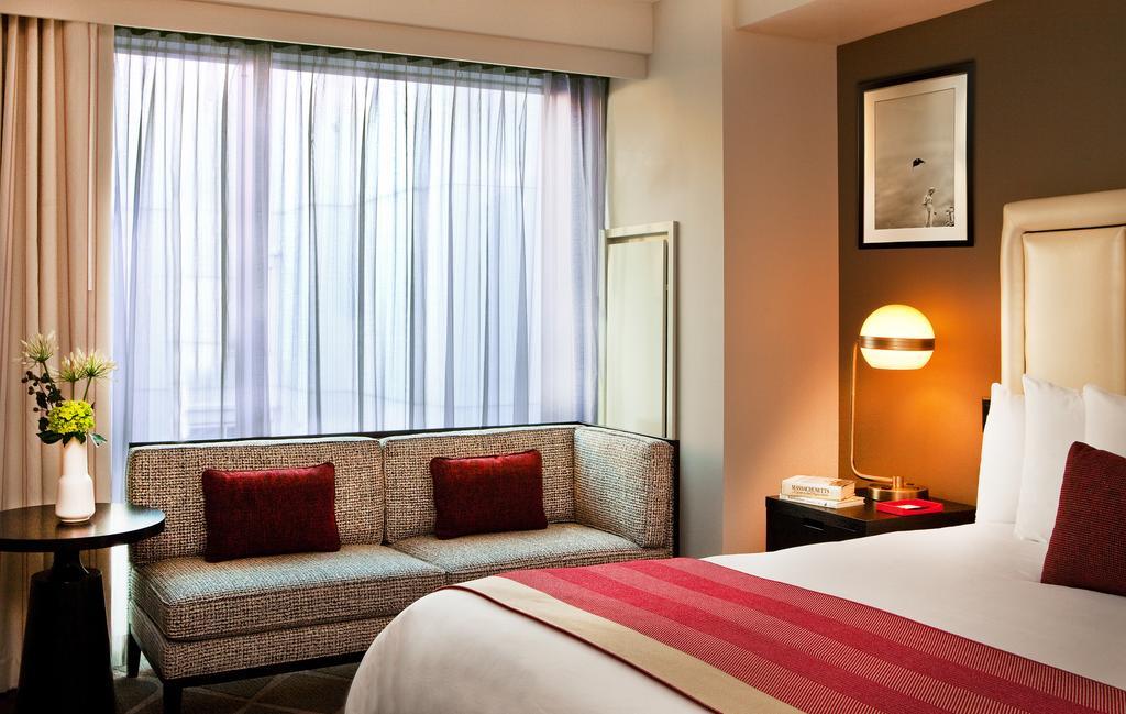 Commonwealth Hotel