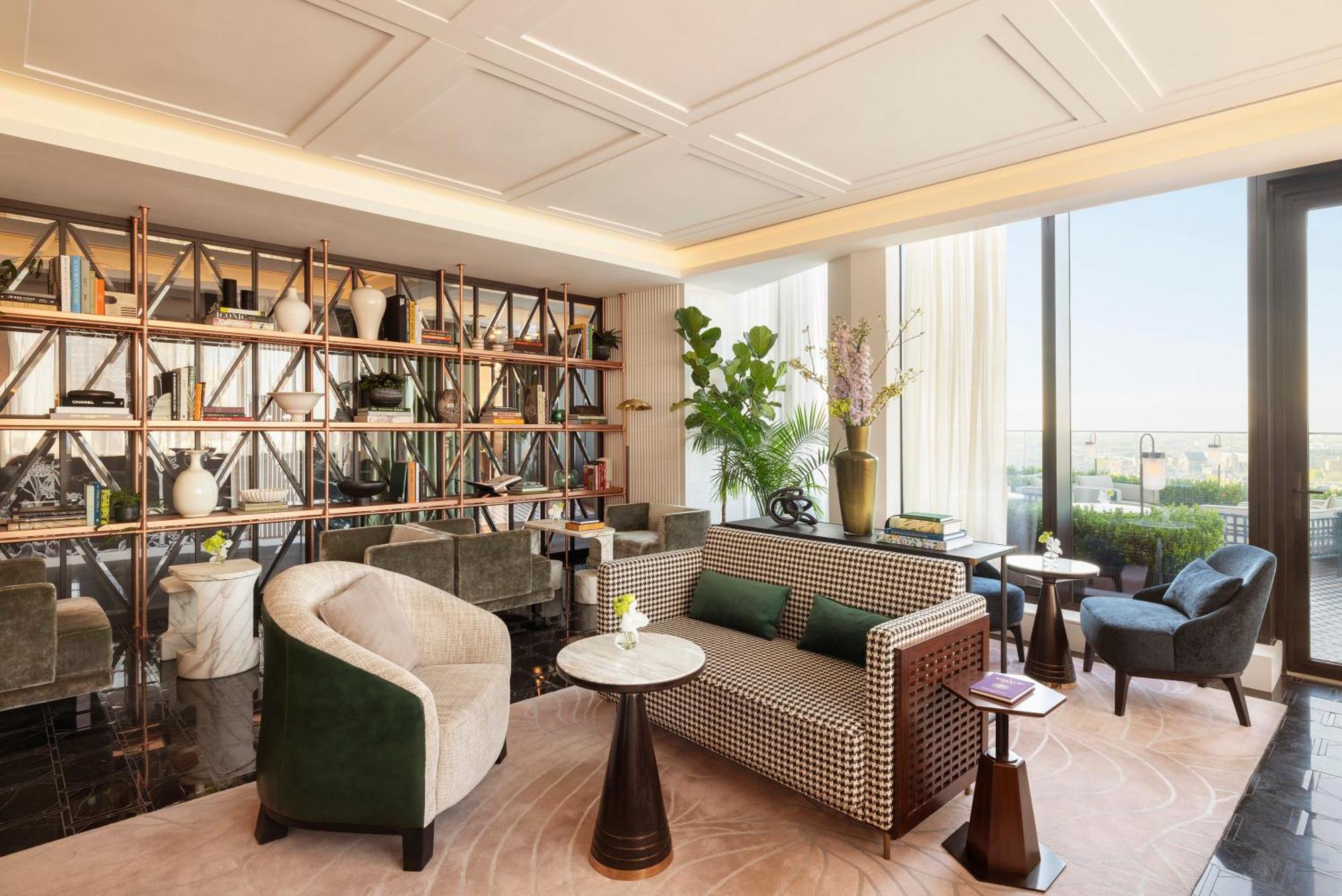 Raffles Hotel 5*