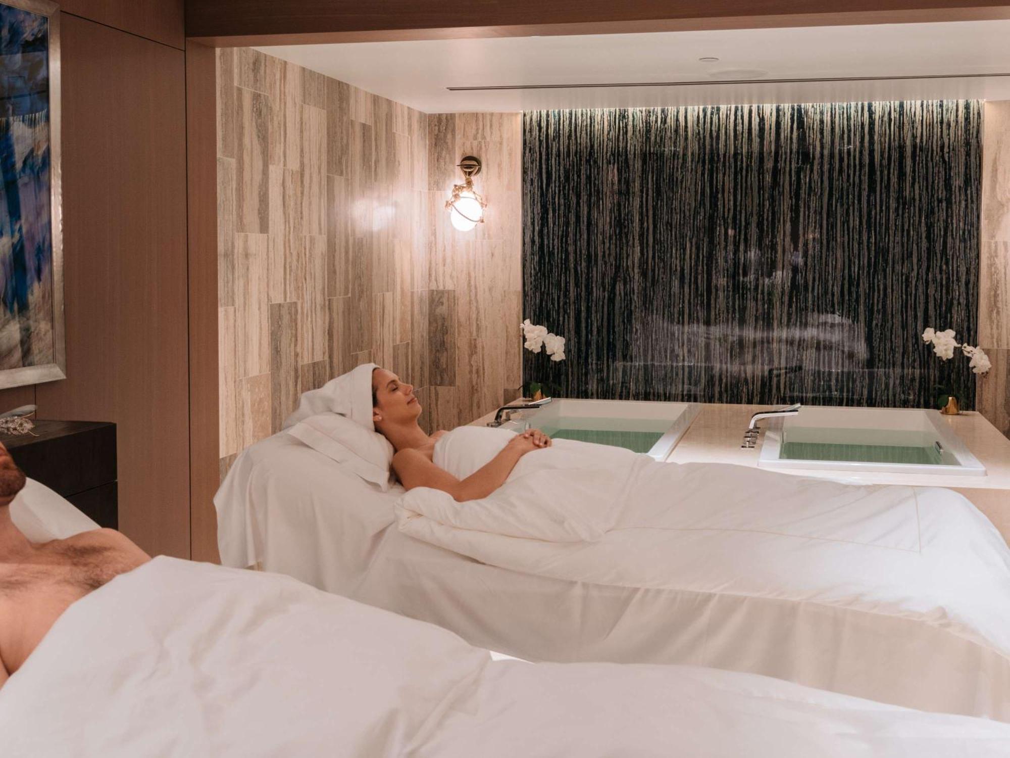 Raffles 5* Boston