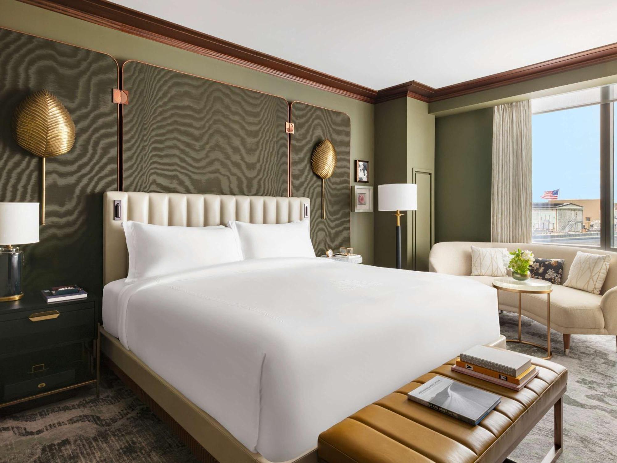 Raffles Hotel 5*